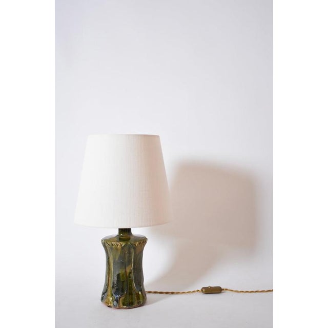 "Kasaï" Nilo beige blue green ceramic lamp 25cm, Barracuda Edition. Height: 25 cm - 9.84 in Diameter: 15 cm - 5.91 in...