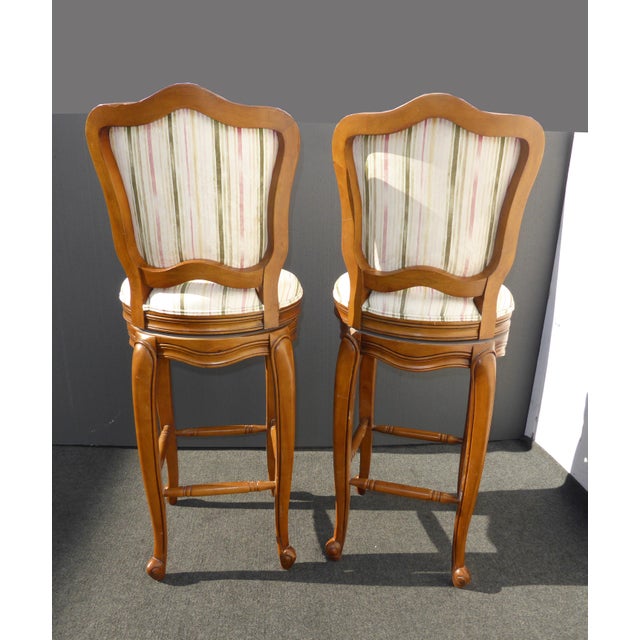 1970s Vintage French Country White Swivel Bar Stools Bar ... (640 x 640 Pixel)