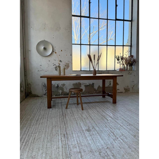 Old farm table from the 60s or 70s in oak. We love its perfect dimensions, its ideal depth that can accommodate convivial...
