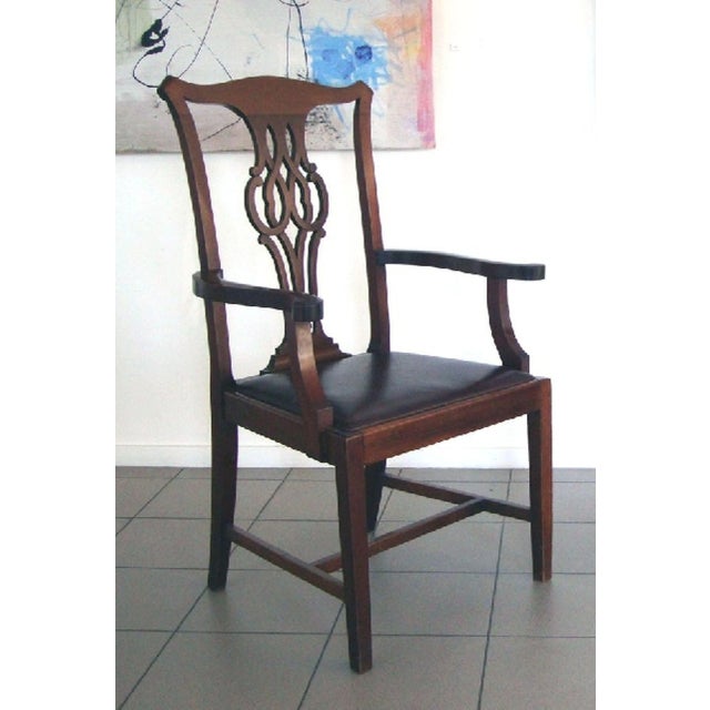 Armchair in Mahogany and Leather, in Very Good conditions. Designed 1920 to 1949