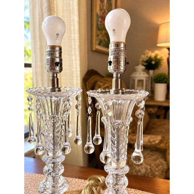 1980s Vintage Pair of Cut Glass Table Lamps, Crystal Prisms, Ornate Traditional Hollywood Regency Lighting, Clear Glass Decorative Lamps For Sale - Image 5 of 10