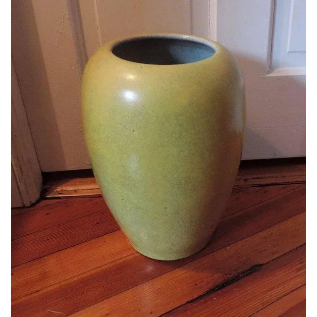 Chinese Porcelain Monochrome Yellow Crackle Glaze Vase For Sale - Image 4 of 11