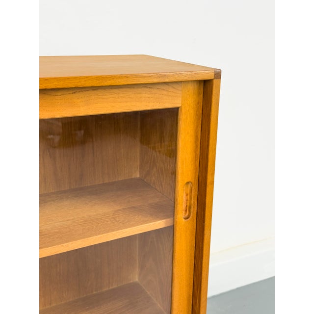 Danish Oak Display Case from Brouer, 1960s For Sale - Image 4 of 18