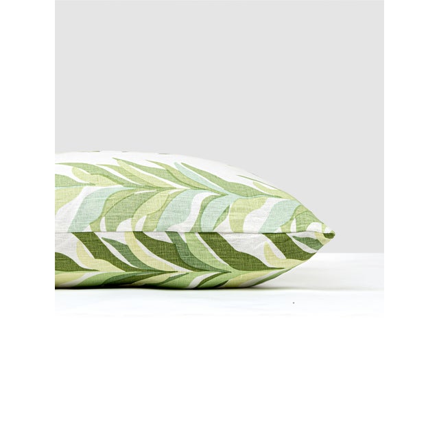 Tone-on-tone stripes get a tropical twist with our Chira Island motif. Offered in 6 retro-inspired shades, Chira Island is...