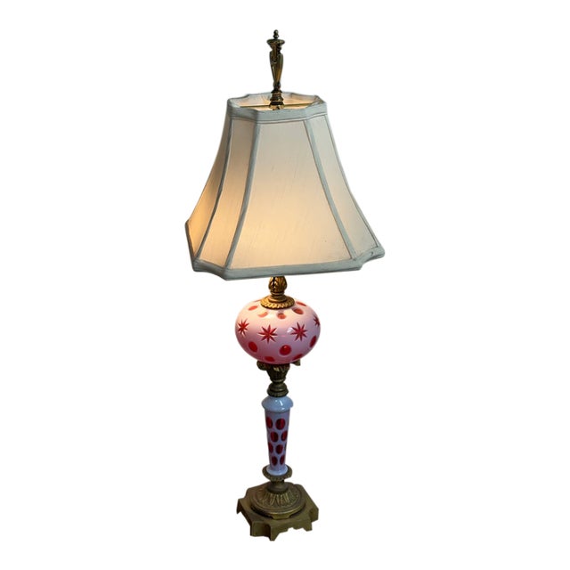 Vintage Traditional Fenton Cranberry Opalescent Coin Dot Art Glass Table Lamp For Sale