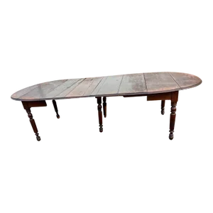 Antique 19th Century Mahogany. Extension Turned Leg Round Dining Table and 4 Leaves.