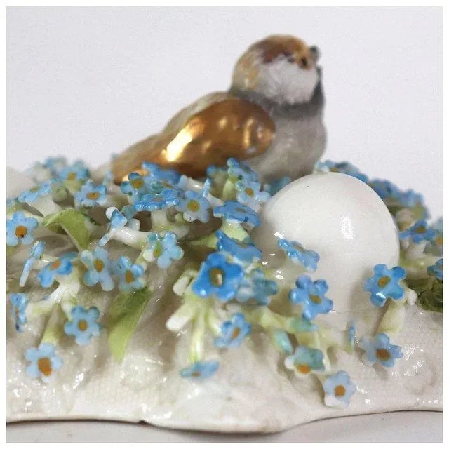 Late 19th Century German Schierholz Plaue Porcelain Floral Chickadee Bird's Nest Box Lid For Sale - Image 5 of 12