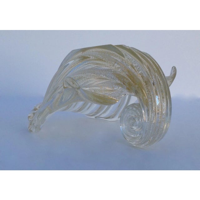 Vintage C1950's Barovier Y' Toso Vintage Italian Murano Large Glass Conch Shell With Curled End and Gold Leaf Inclusions For Sale - Image 9 of 11