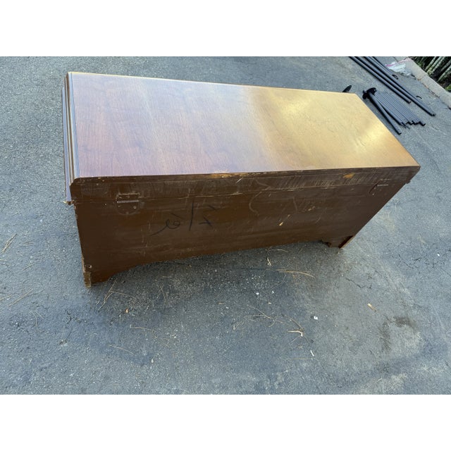 1930s Montgomery Ward Art Deco Cedar Hope Chest For Sale In Los Angeles - Image 6 of 11