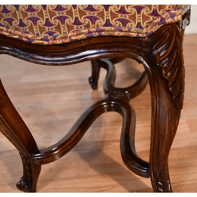 1910s Antique French Louis XV Walnut Hand Carved Window Bench / New Upholstery For Sale - Image 13 of 16