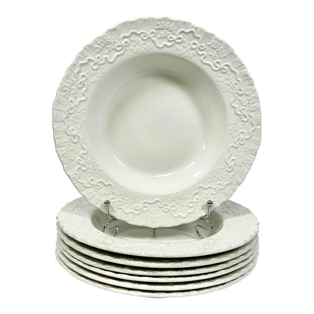 1989 Vintage English Americana Wedgwood for Ralph Lauren Le Blanc Claire Coupe Soup Bowl - Set of 7 For Sale