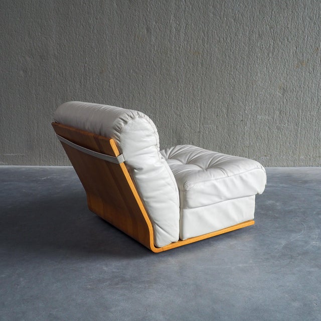 White Mid-Century Italian Lounge Chair, 1970s For Sale - Image 8 of 17