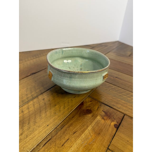 1970s Gary Eagan Spring Street Pottery Complementary Bowl Pair — Celadon & Tenmoku With Applied Gold Seals For Sale - Image 5 of 12