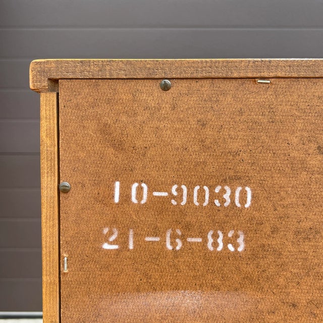 Wood 1980s Ethan Allen Heirloom Nutmeg Maple American Traditional Rolling Audio/Video Cart (10-9030) For Sale - Image 7 of 11