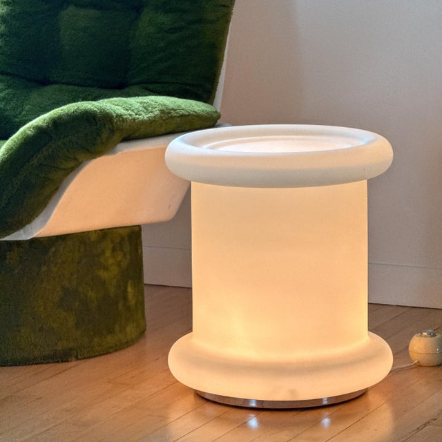 Vintage 1970s Italian Satin Opaline Glass Floor Lamp - Sculptural Illuminated Side Table - Space Age Matte Frosted Glass Pedestal Lamp For Sale - Image 4 of 18
