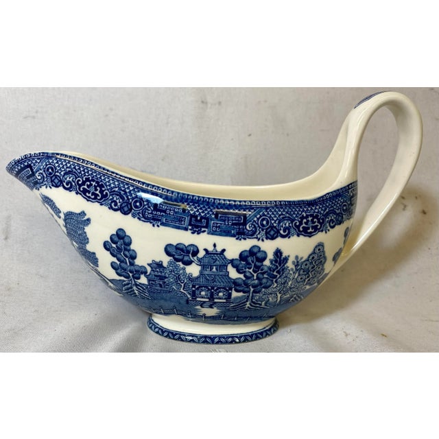 English Vintage Wedgwood Blue Willow Gravy / Sauce Boat From England - Circa 1950 For Sale - Image 3 of 12