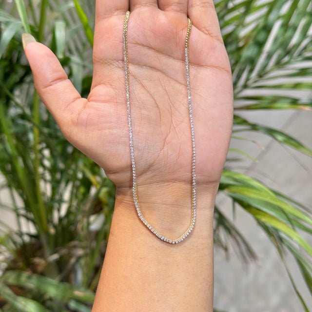 Contemporary 1.17ct Round Brilliant Diamond Tennis Necklace in 18k Yellow Gold- 18 Inch For Sale - Image 3 of 16