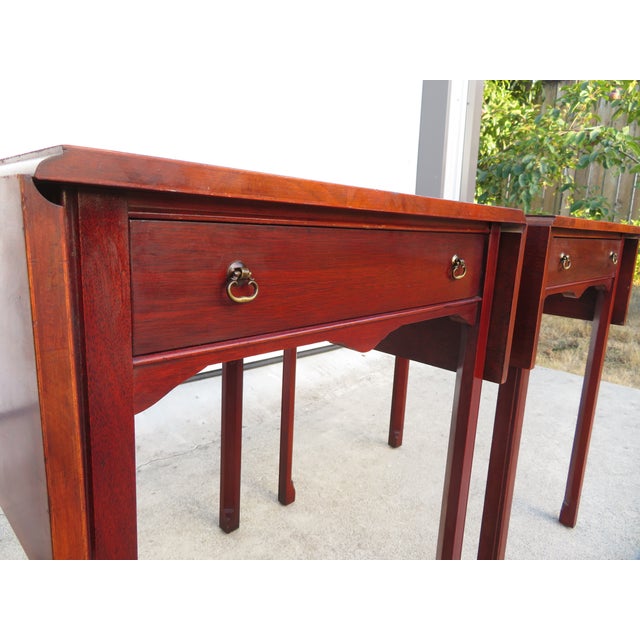Brown Vintage Mahogany Pembroke Dropleaf Side Table Pair ~ Georgian Chippendale Federal Style For Sale - Image 8 of 18