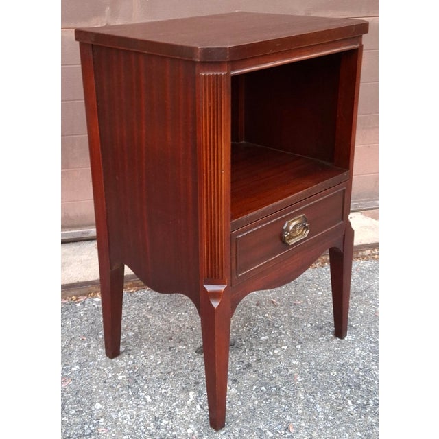 Wood Mid 20th Century Refnished Federal Style Satin Mahogany Single Drawer Nightstand For Sale - Image 7 of 8