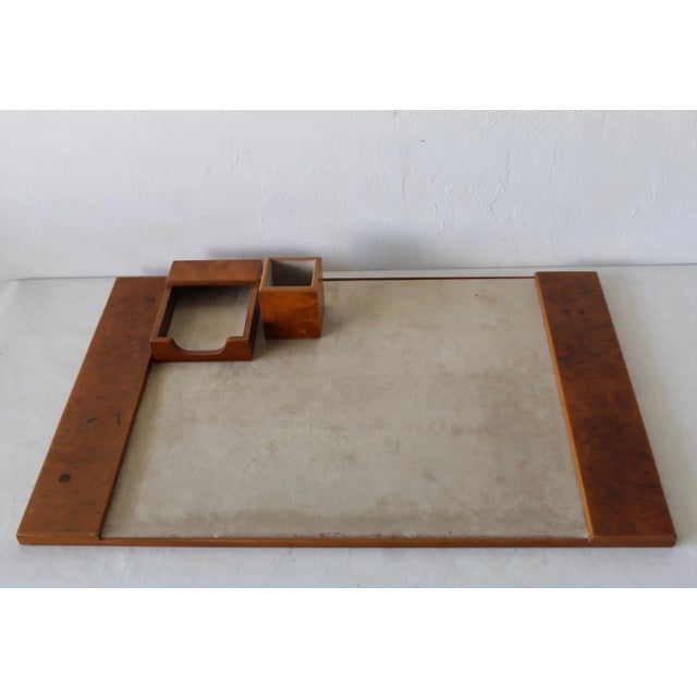 Beautiful and glamorous desk pad, pen holder and notepad holder. This vintage set has a burl wood finish. It is stylish,...