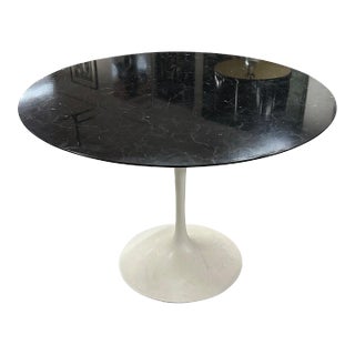 1980s Knoll Saarinen Tulip Table with Black Marble For Sale