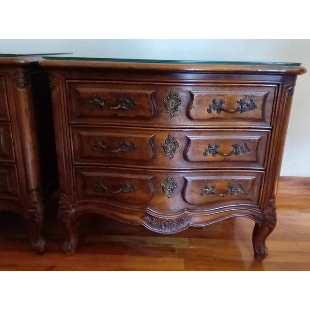 Rare Vintage Henredon Solid Walnut Pair of Nightstands For Sale - Image 4 of 16