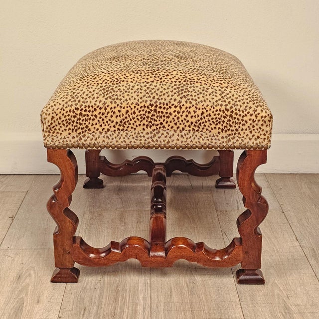 Pair of Louis XIV Style Walnut Benches, Custom Made Circa 1970 For Sale - Image 4 of 6