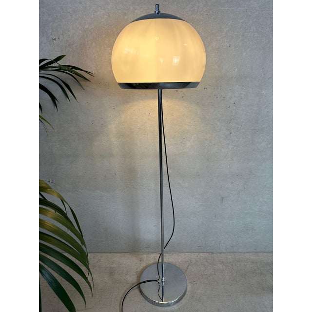 Vintage floor lamp. Exclusif GEVE. Wilrijk, Belgium. Geve was a company founded in the 1960s by Maria, the wife of Alfons...