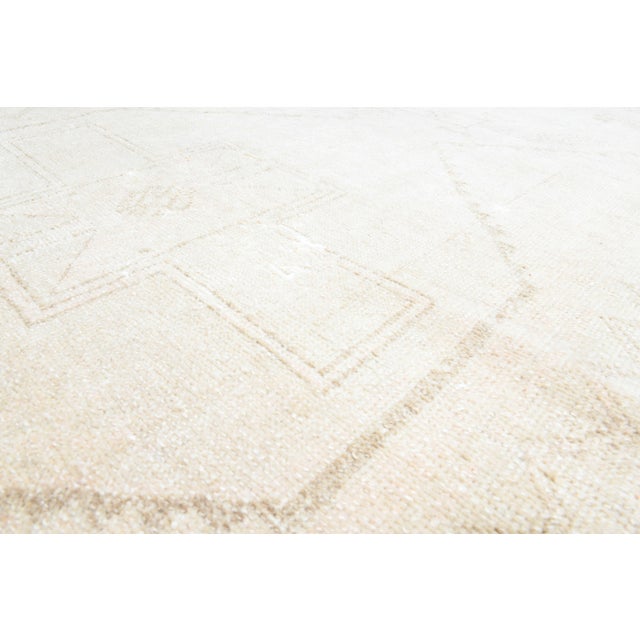 Turkish 1970s Vintage Handmade Wool Cotton Turkish Beige Area Rug For Sale - Image 3 of 11