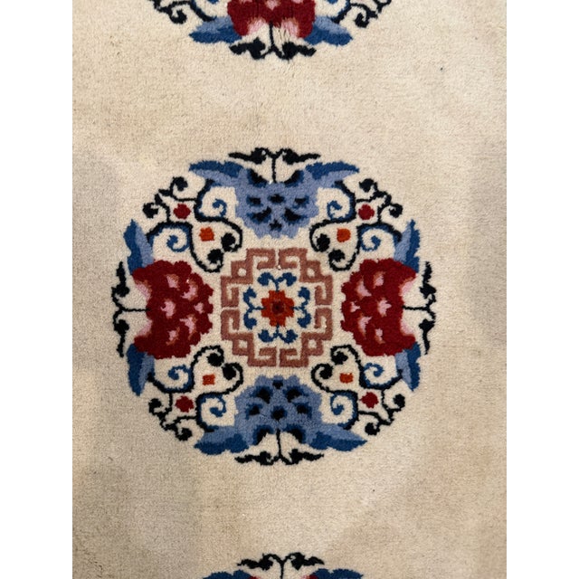 1930s Chinese Art Deco Hand-Knotted Wool Rug 3'0" X 6'0" For Sale - Image 4 of 14