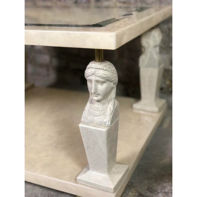 Coffee tables / sofa ends (set of 2) Vintage 70's in the taste of Roméo with double resin tray and brass. The upper tray...