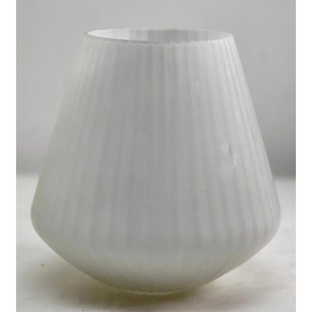 Metal Art Deco Table Lamp in Colored Glass with Brass Details, 1935 For Sale - Image 7 of 11