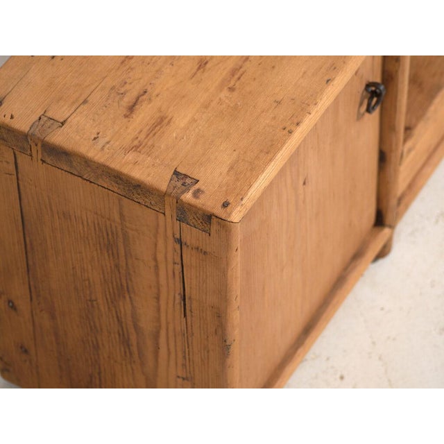 Low Antique Qing Dynasty Gansu Bench or Sideboard in Pine For Sale - Image 3 of 12
