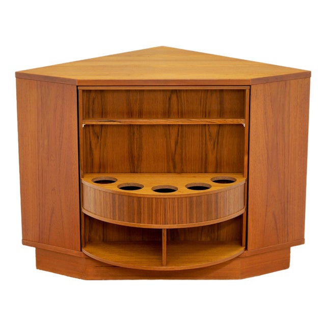 1960s Danish Modern Revolving Corner Bar in Teak by Vildbjerg Mobelfabrik For Sale