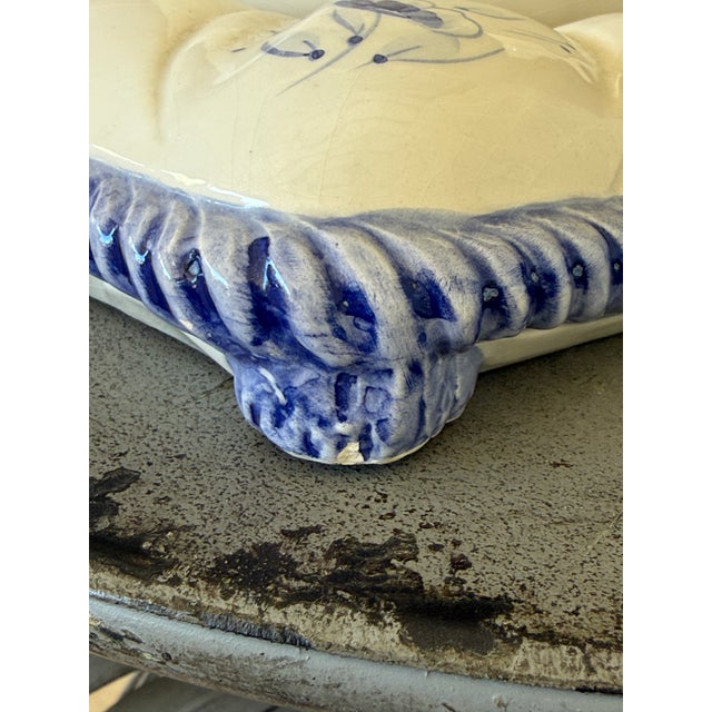 Ceramic Vintage Chinoiserie Italian Blue and White Ceramic Cat on Cushion Sculpture For Sale - Image 7 of 12