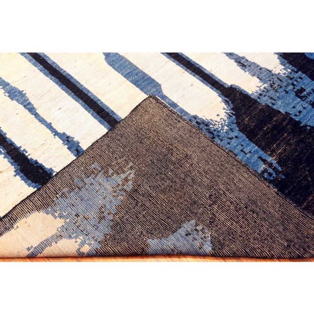 Nazmiyal Collection Large Abstract Contemporary Area Rug For Sale In New York - Image 6 of 6