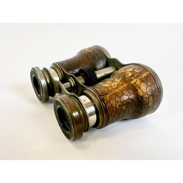 Brown Antique Leather and Brass Binoculars from Le Jockey Club Paris, 1900s For Sale - Image 8 of 10