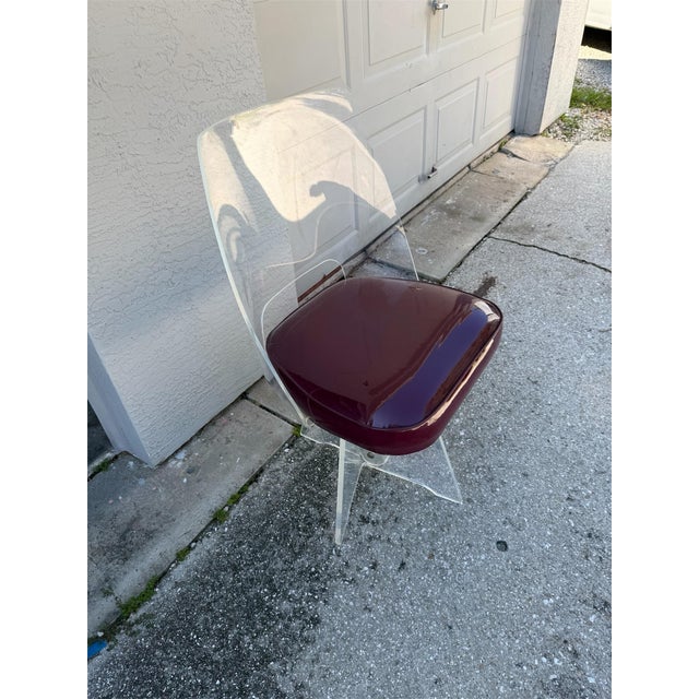 Vintage Hollywood Regency Sculptural Lucite Swivel Dining Chairs With Burgundy Seats – Set of 4 For Sale In West Palm - Image 6 of 12