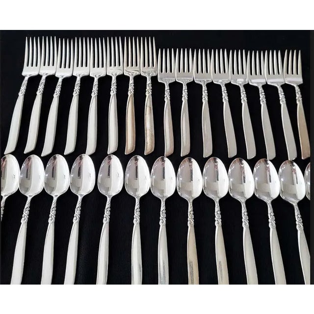 Silver 1950s Traditional South Seas Silverplate 1955) by Oneida Silver Flatware in Wooden Chest - 56 PCS For Sale - Image 8 of 15