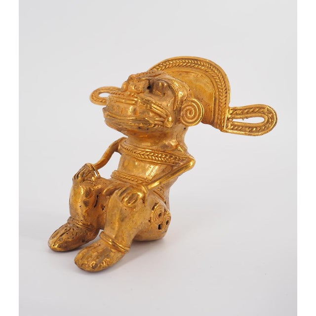 Colombian Taïrona Tumbaga Statuette of Shaman Sitting For Sale - Image 3 of 9