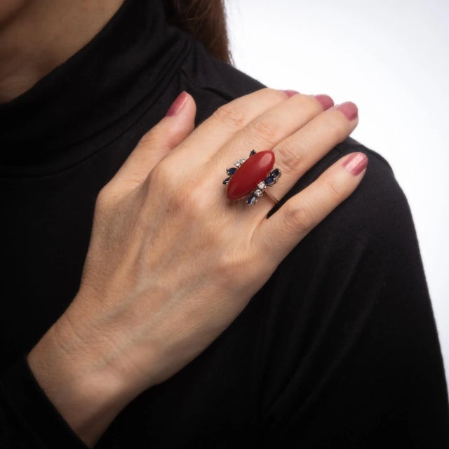 Sardinian Red Coral Sapphire Diamond Ring Vintage 18 Karat Gold Fine Cocktail size 5.5 For Sale In Los Angeles - Image 6 of 6