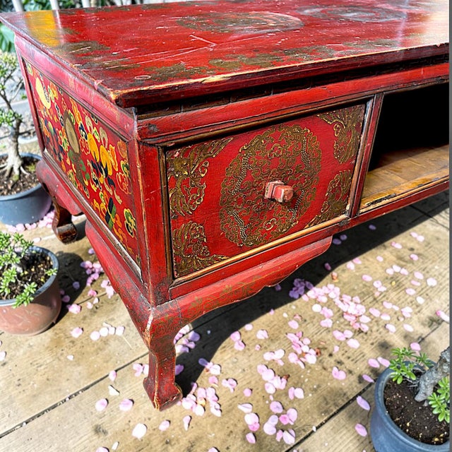 Wood Vintage Chinese Red Lacquer Low Kang Coffee Table With Drawers, Hand-Painted, Mid-20th Century For Sale - Image 7 of 14