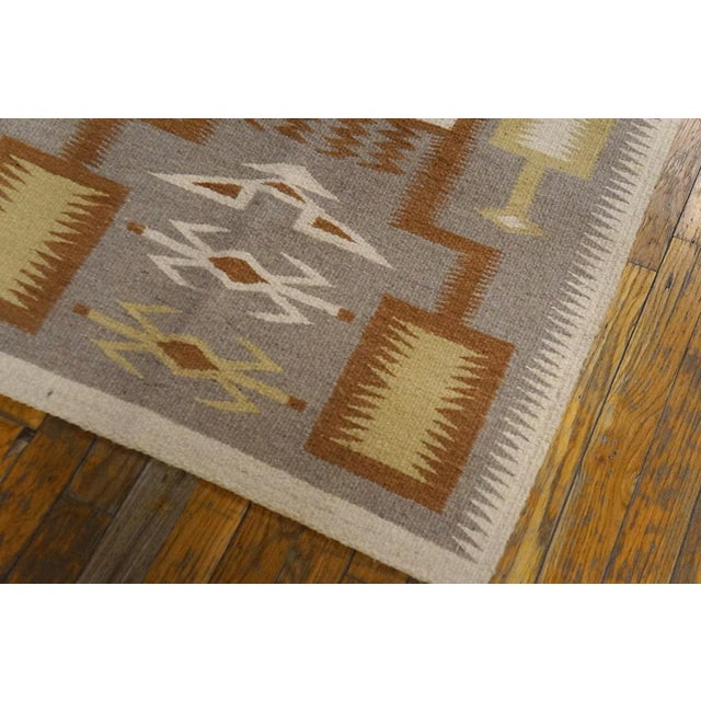 Early 20th Century 1930s Gray Ivory Geometric Antique American Navajo Rug 2'7" X 4'8" Flatweave Wool Carpet For Sale - Image 5 of 6