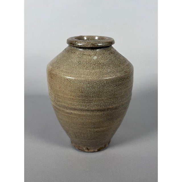 Asian Cream-colored crackled stoneware vase, Ming Dynasty (1368-1644), China For Sale - Image 3 of 6