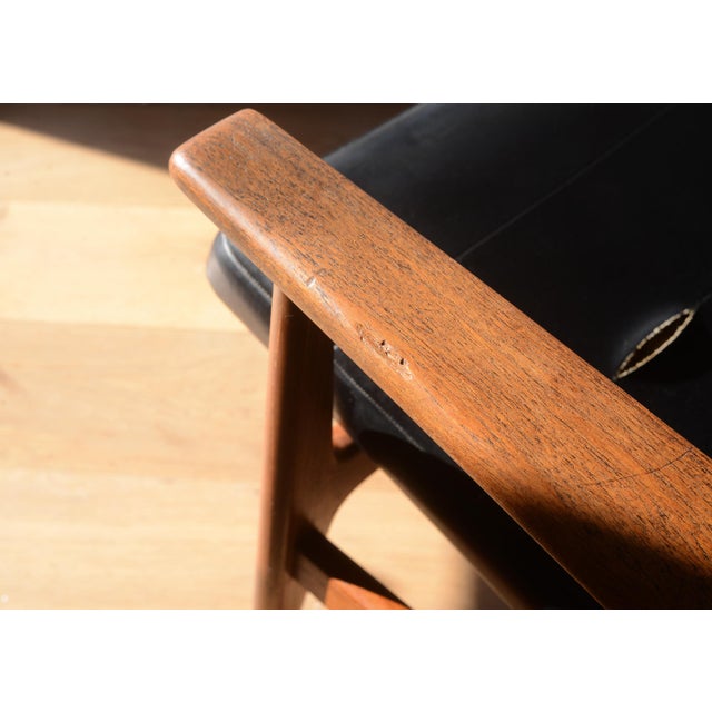 MCM Danish Modern Teak & Black Vinyl Reclining Lounge Chair For Sale - Image 11 of 18