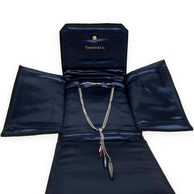 Black Vintage Tiffany & Co. 18k White Gold Multi Feather Lariat Necklace Ca. 2000's For Sale - Image 8 of 9