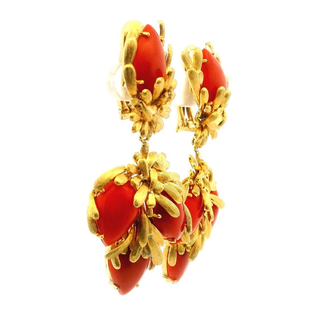 1960s 1960s Italian Sardinian Coral 18k Gold Floral Drop Earrings, Pair For Sale - Image 5 of 10