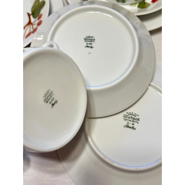 Richard Ginori 1980s Richard Ginori Red Currant Trios Cups, Saucers & Plates - Set of 10 For Sale - Image 4 of 13