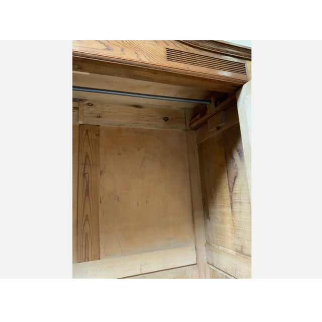 Age: circa 1910 Wood type: solid oak Condition: very good, meticulously maintained, fully restored original condition...