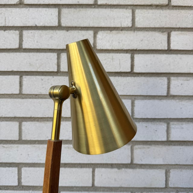 Mid-Century Modern Scandinavian Table Lamp in Brass and Oak from Falkenbergs Belysning, 1960 For Sale - Image 6 of 9